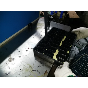 半自动灌胶机案例视频22-点胶机灌胶机生产